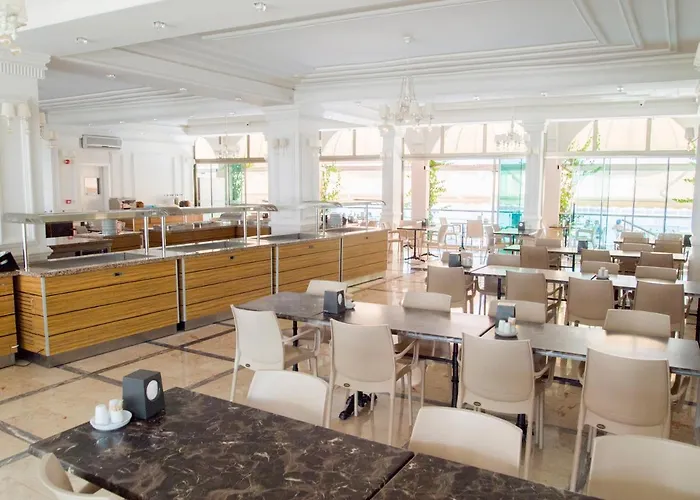 Ozcan Beach Hotel 4*