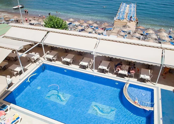 Ozcan Beach 马尔马里斯